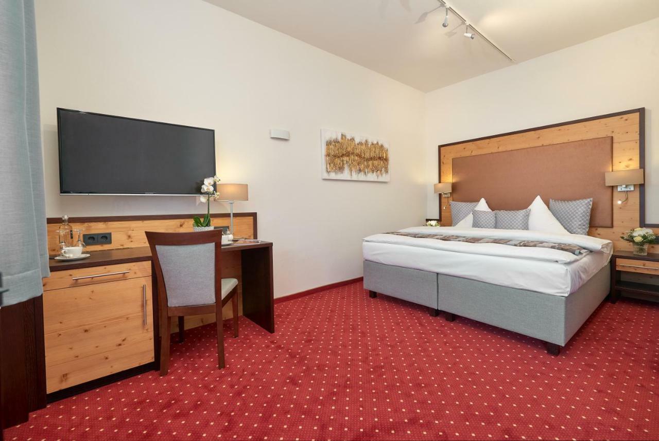 Hotel Wittelsbacher Hof 4*